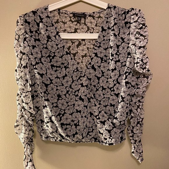 Flowered wrap blouse - Picture 3 of 5